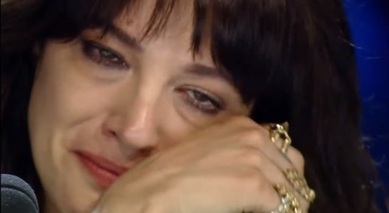 Asia Argento completamente sconvolta: lutto improvviso