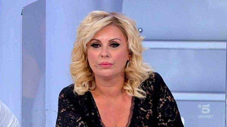 Uomini e Donne: scene apocalittiche in studio Maria sotto shock