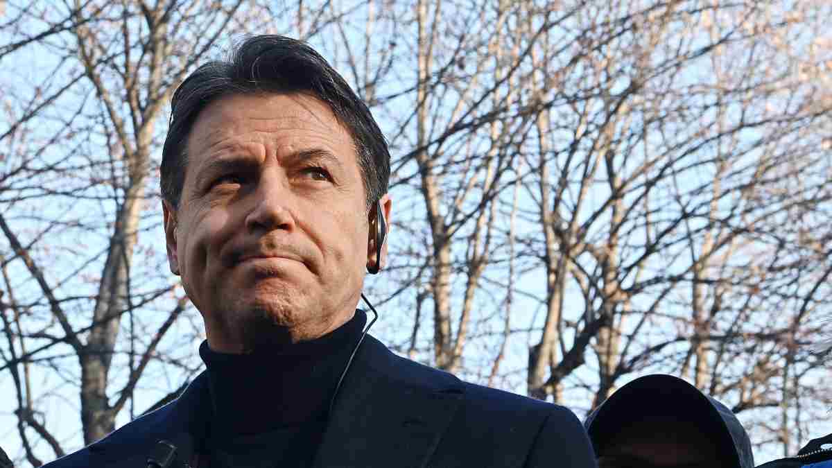 Giuseppe Conte difende il Reddito di cittadinanza 