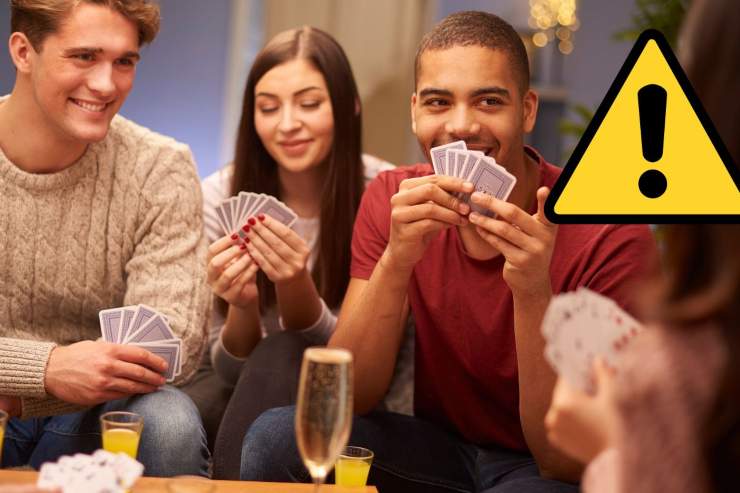Si può giocare a carte in casa con gli amici ? | Da non credere