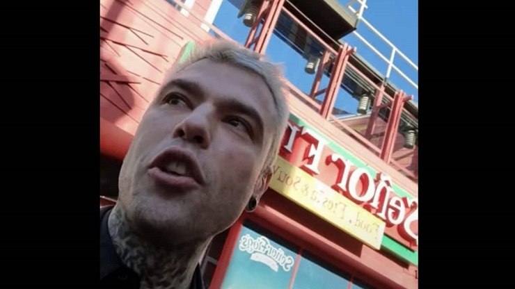 Fedez, Luis Sal, Andrea Muzii e Dario Sammartino cacciati da un noto locale