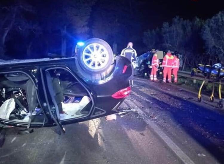 auto ribaltata incidente 