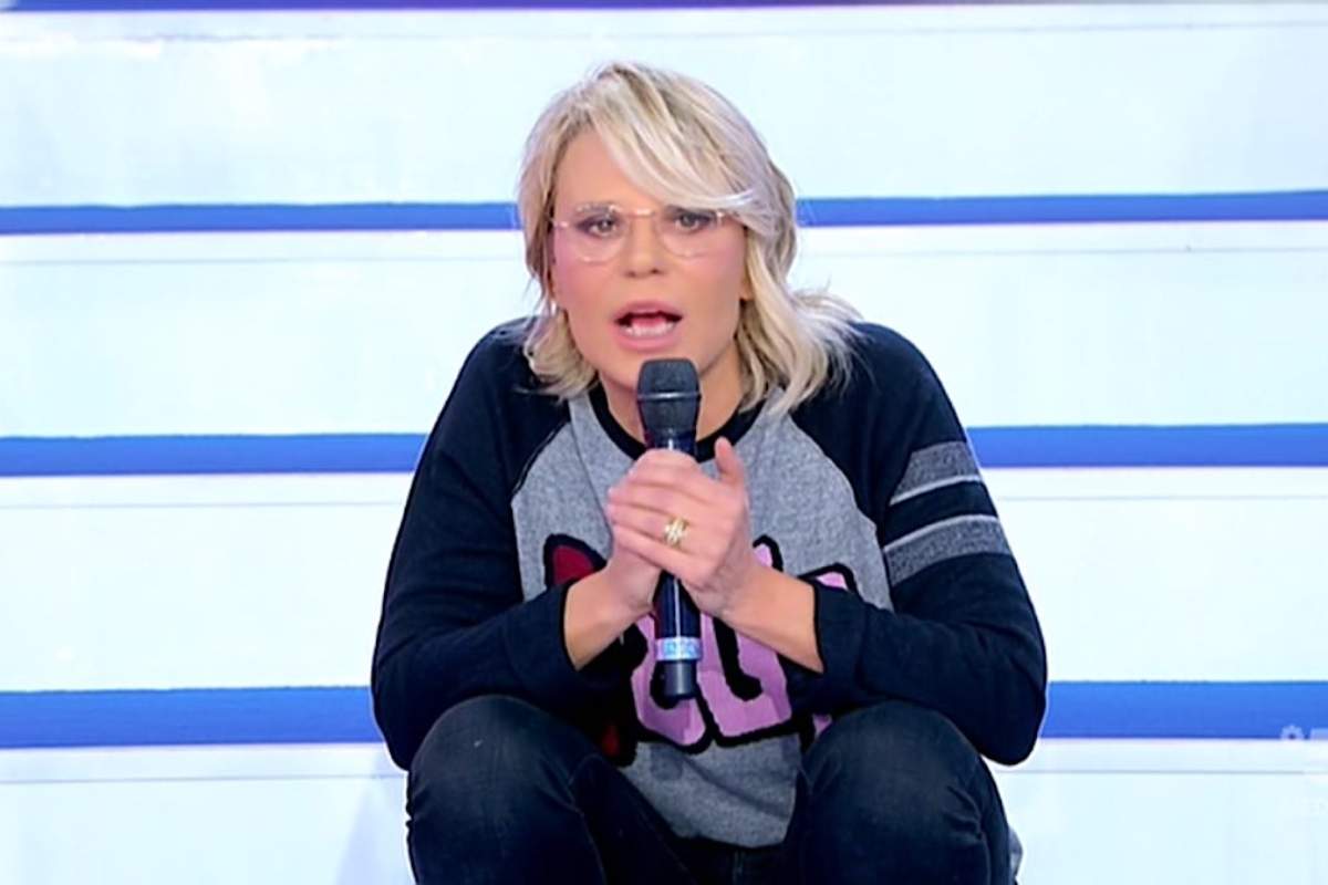 Uomini e Donne, Maria De Filippi caccia un cavaliere 