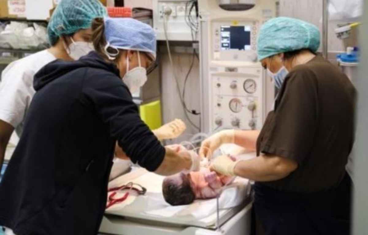 Neonato morto soffocato a Roma 