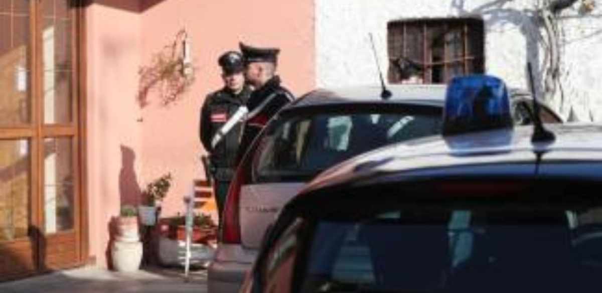 Accoltella il marito