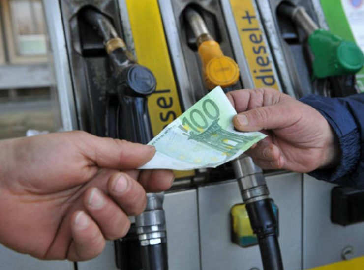 Buoni carburante fino a 200 € | Come funzionano e chi li può richiedere