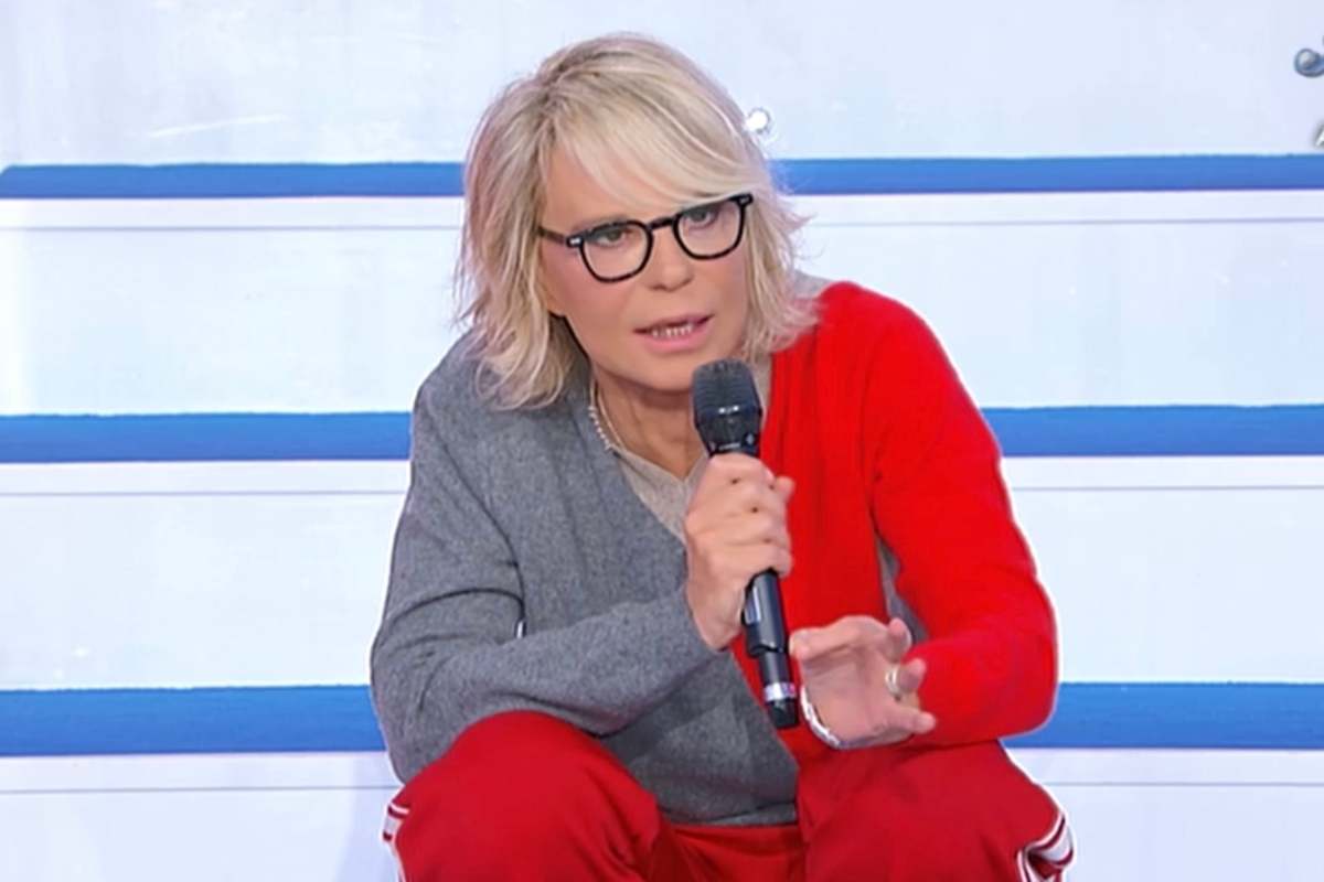 Maria De Filippi interviene per placare il caos in centro studio