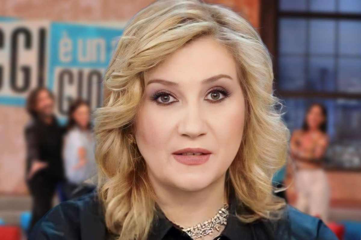 Serena Bortone, un dettaglio incuriosisce i telespettatori e gli ospiti in studio