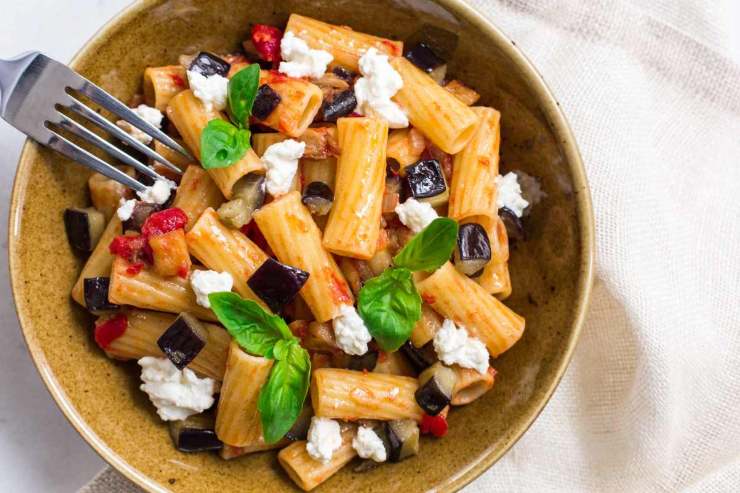 pasta con le melanzane ricetta