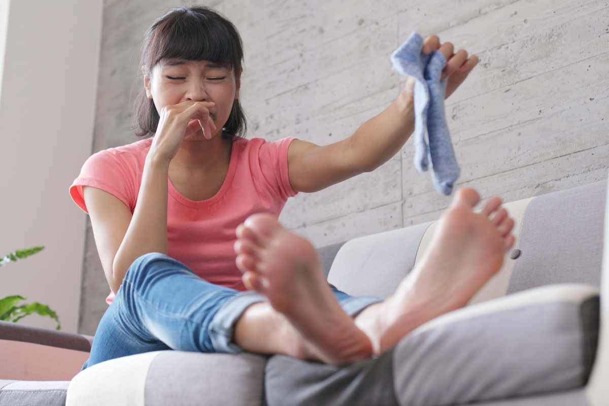piedi che puzzano rimedio