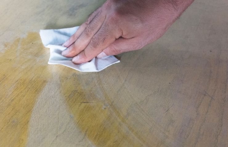 polvere panno e acqua calda