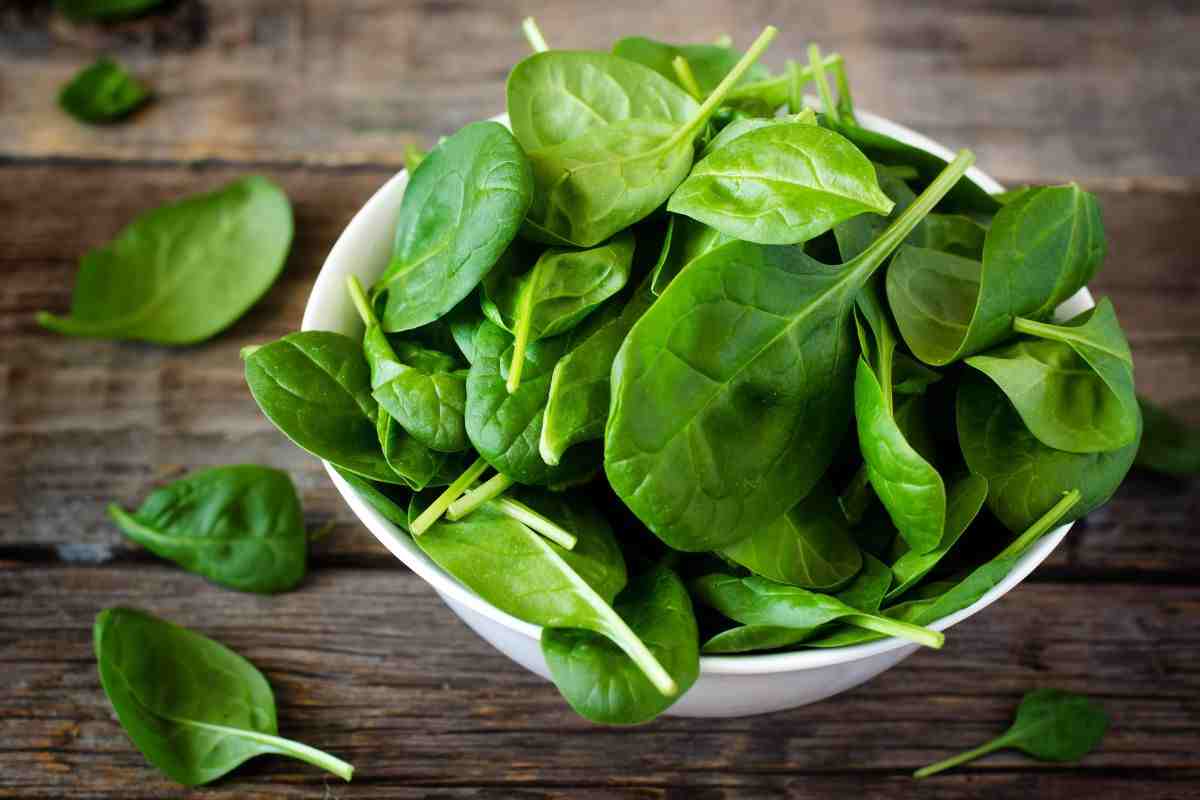 spinaci proprietà benefiche